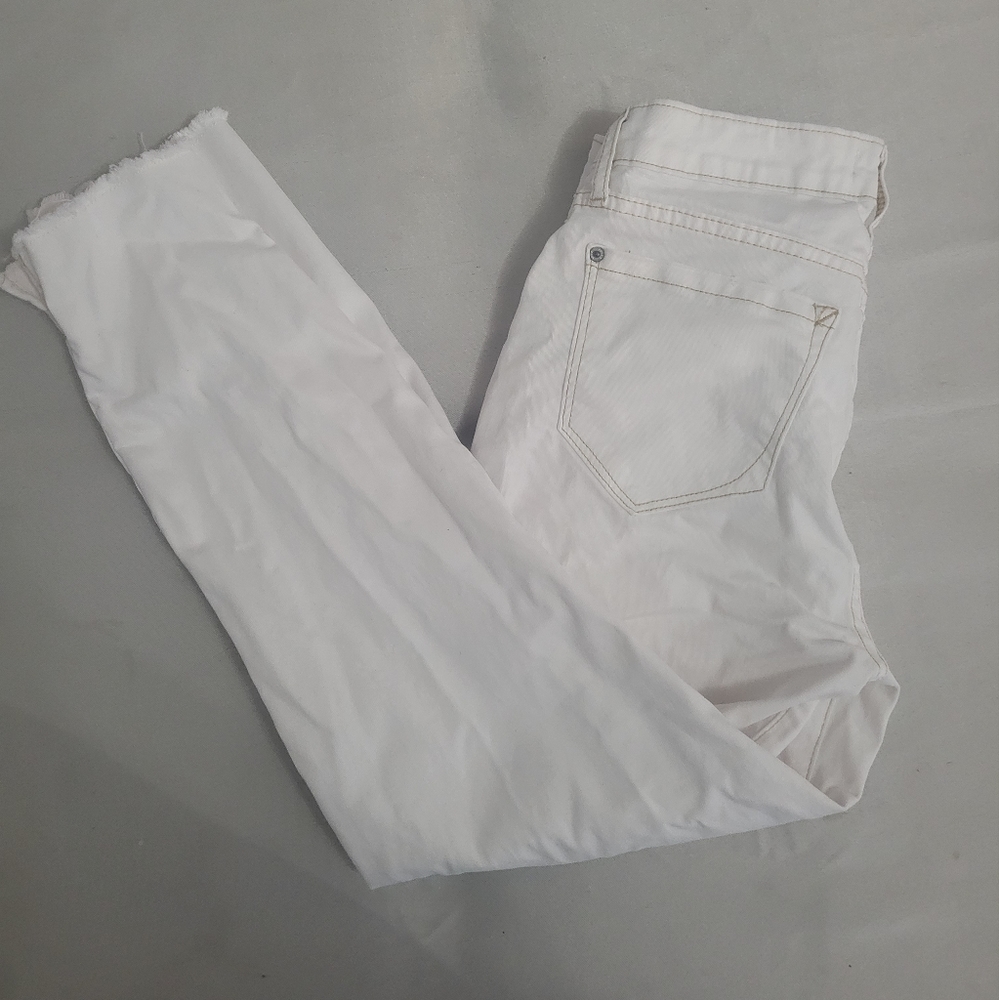 White Kensie skinny crop 4/27